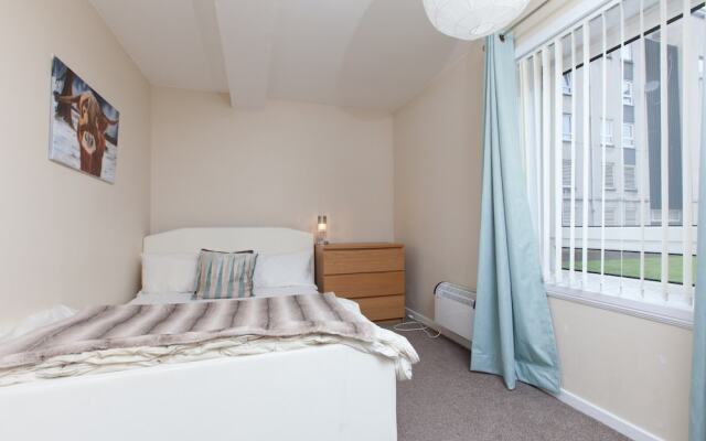 Festival Flat for 4 Overlooking Arthur's Seat