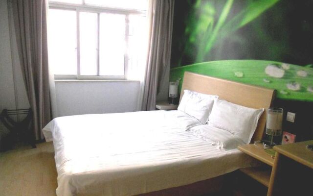 a8 Hotel