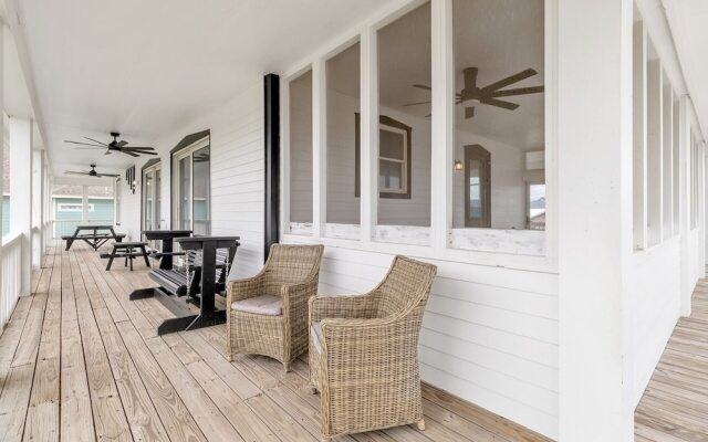 The Sandcastle 4 Bedroom Home by RedAwning