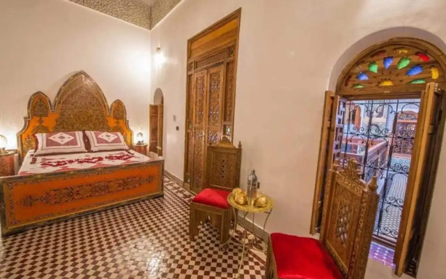 Room in Guest Room - Beautiful Riad Ouliya in Fès