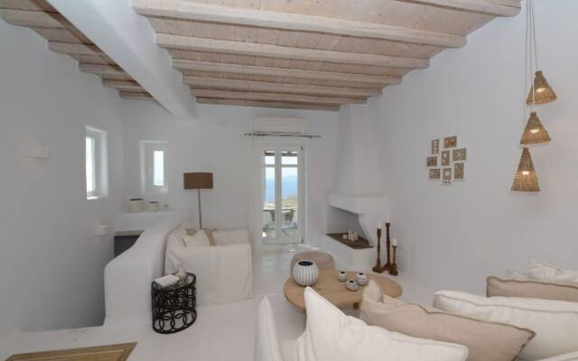 Villa Topaz 3 Bedroom Villa With Shared Pool in Choulakia