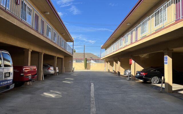 Deluxe Inn LA
