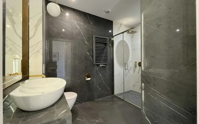 Central Palace - LoftAffair Collection