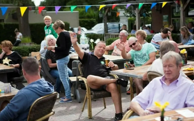 Two-Person Hotel Lodge