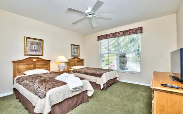 Solterra Vacation Rental: Luxury 3-BR Condo with Lake & Golf Views. Access to Luxury Pool, Hot Tub, and Golf Courses at Lely Resort. Close to Naples Beaches, 5th Avenue S, and Marco Island