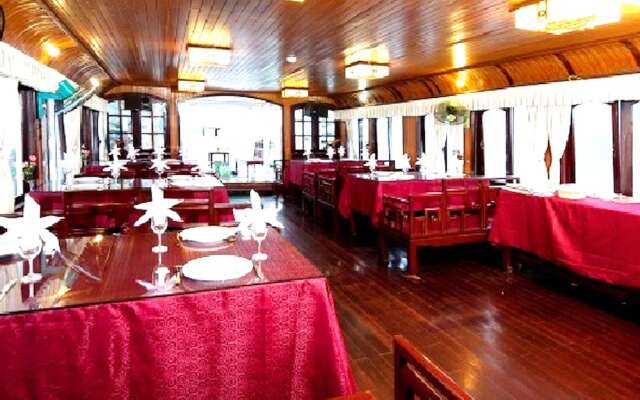 Halong Bay Aloha Cruises