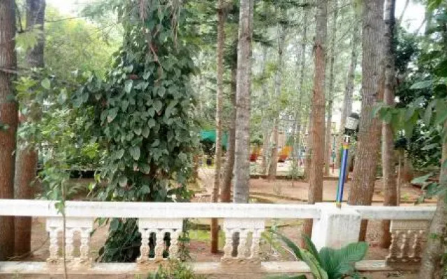 Royal Resort
