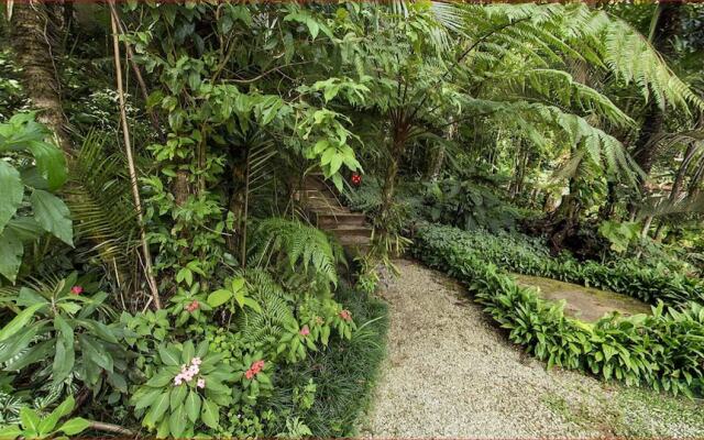 H4Y Linda Casa Camburi