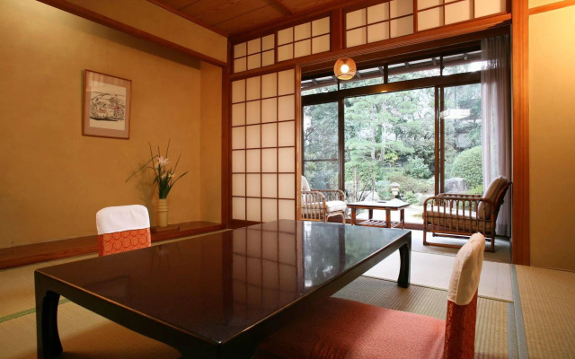Izumokamigami Enmusubi No Yado Konya