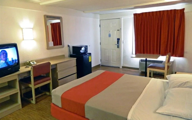 Motel 6 Benton Harbor