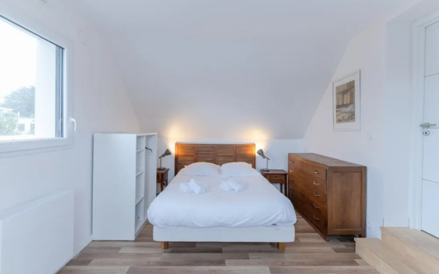 New House With Swimming Pool Near the sea