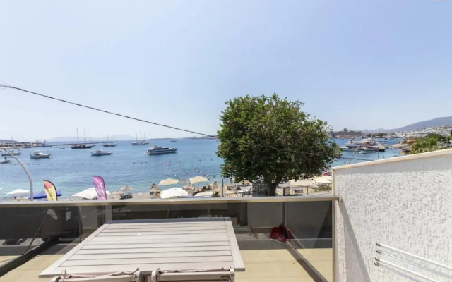 Seafront Flat With Excellent Sea View in Bodrum
