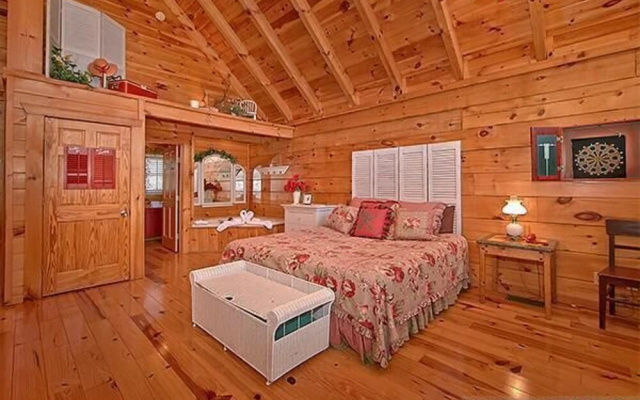 Adorable Shut'er Inn 1 Bedroom Cabin