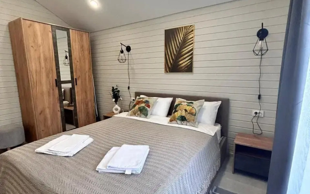 Sreda Green Lounge (Barnhouse 394)