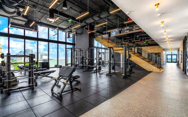 Luxury Studio with City & Bay Views