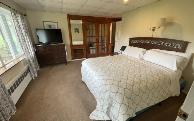 Skaneateles Inn on 20