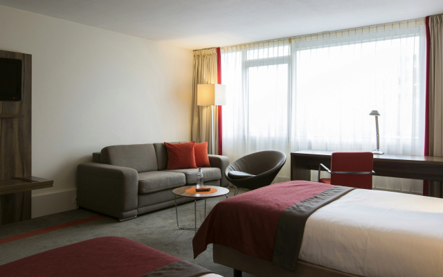 Holiday Inn Eindhoven Centre by IHG - Image 4