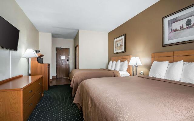 Quality Inn Coralville - Iowa River Landing