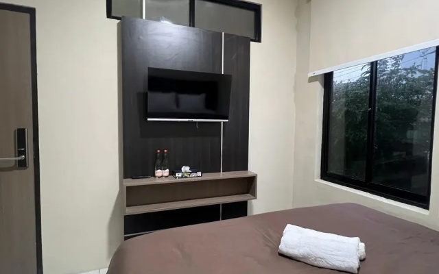 Brenn Hotel Semarang Mitra Reddoorz