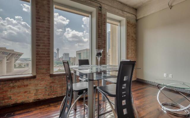 Luxury Downtown Dallas Stay by Amyfinehouse