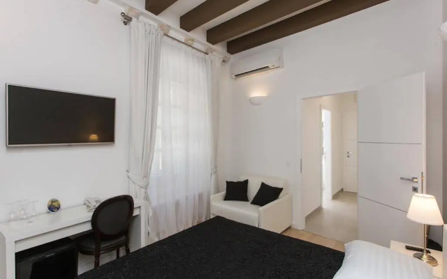 Klarisa Palace Rooms