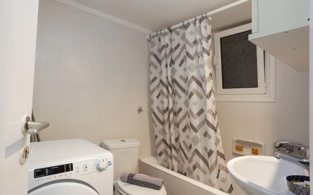 Renovated & Cool Flat In Ideal Location