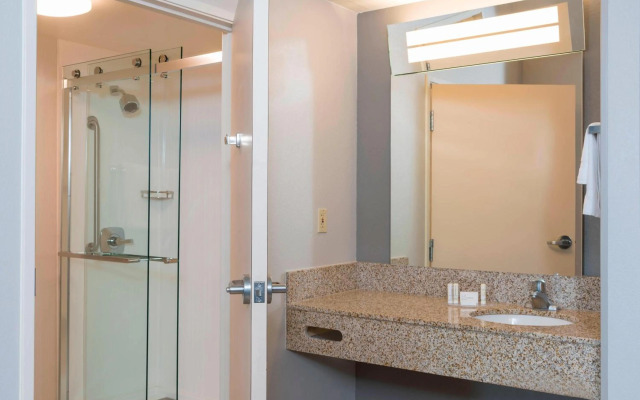 Courtyard Louisville Downtown