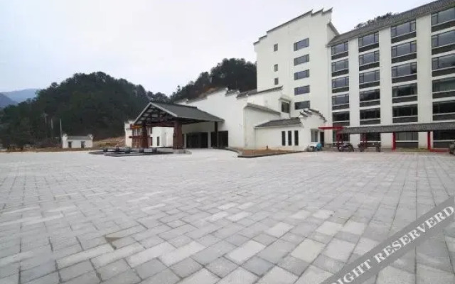 Tiantang Guzhai Holiday Hotel