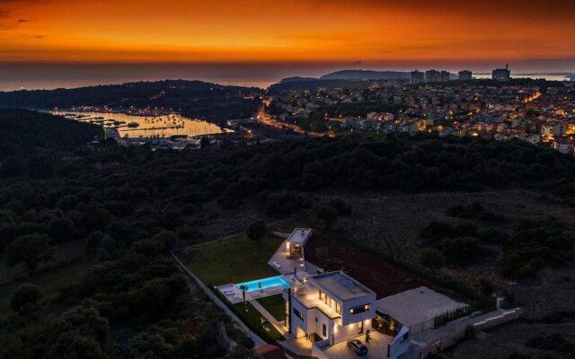 Villa in Pula With Pool and Sauna