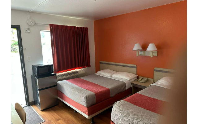 Motel 6 New Cumberland, PA - Harrisburg - Hershey South