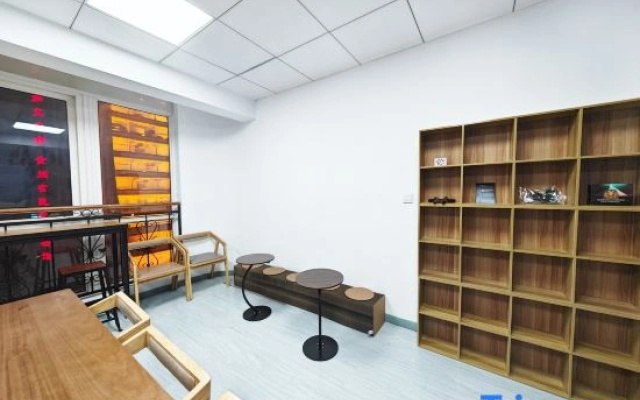Zhuanshan International Youth Hostel (Jiaxiu Lou Qingyun Market)