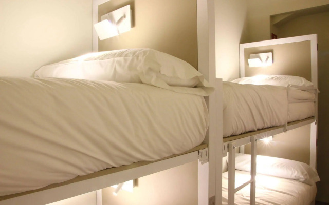 Poshtel Bilbao Premium Hostel