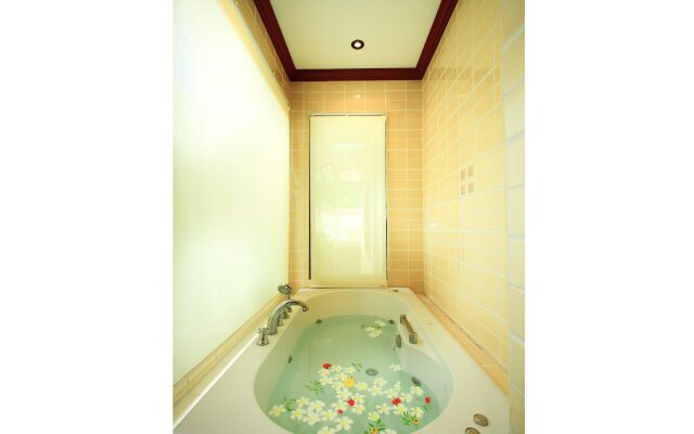 Pao Jin Poon Beach Front Villa