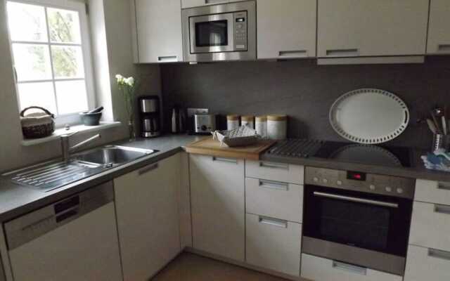 "luv With Shed" in House Smaswai 10