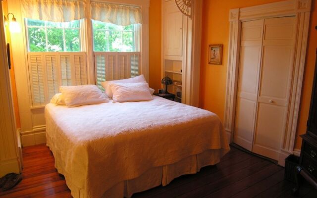 Delano Homestead Bed & Breakfast