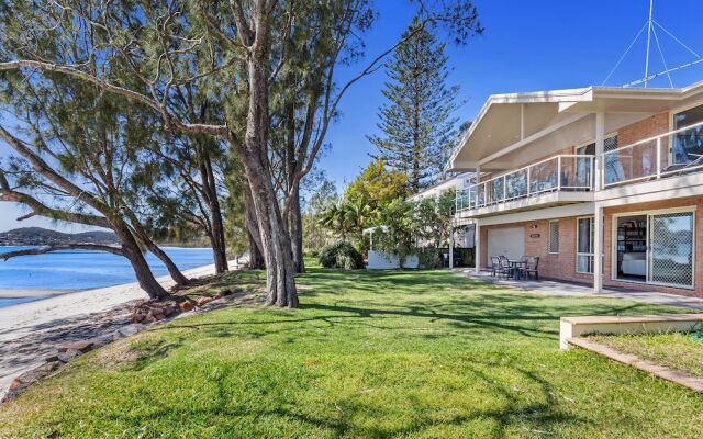 Sandranch, 123 Foreshore Drive