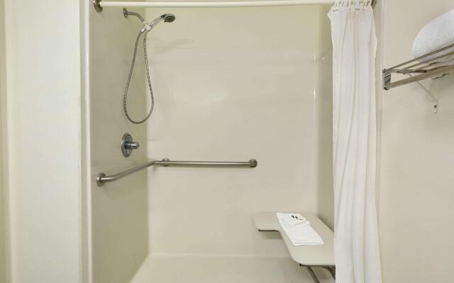 Travelodge by Wyndham Sharon Springs