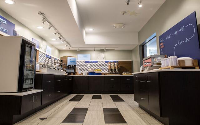 Holiday Inn Express Columbus-Dublin by IHG