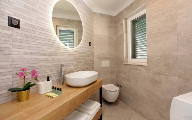 Beachfront villa Senses for 12 in Milna