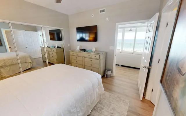 Oceania 405 3 Bedroom Condo by RedAwning