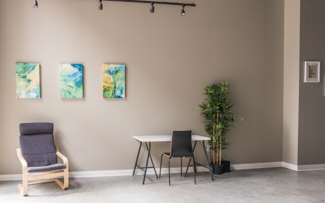 Central Apartments Near America's Center