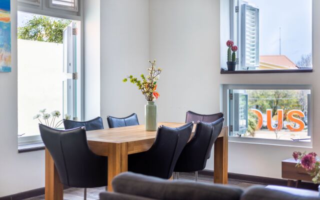 ☀️Sunshine☀️  Magnificently Bright 2BR Top City Centre Townhouse