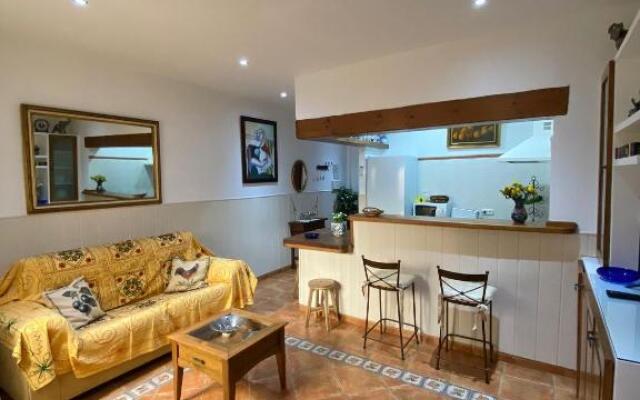 Apto 1 dormt en urb. La Colina