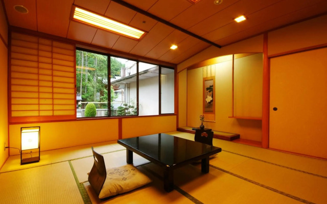 Shoenso Hozukawatei Hotel