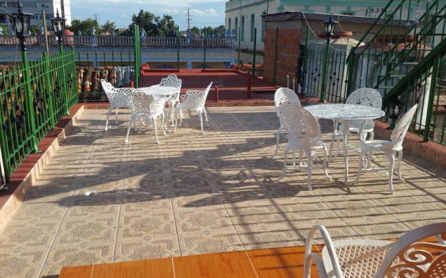 Hostal Sr.Handy Santalla