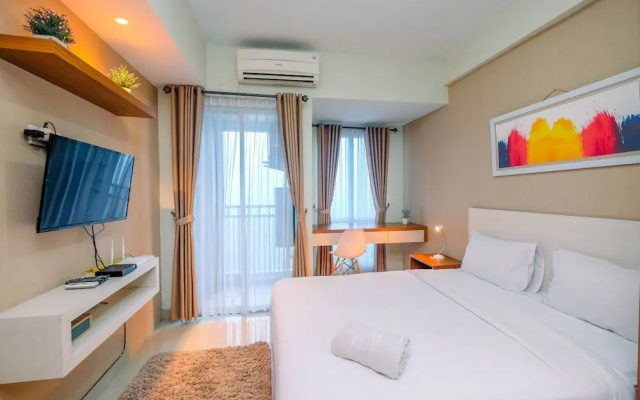 Homey And Relaxing Studio Grand Dhika City Apartment