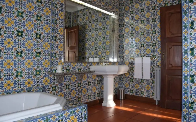 Captivating 6-bed House in Grijó
