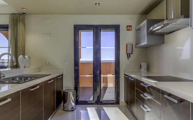 Spacious Villa in Alcantarilha With Private Swimming Pool