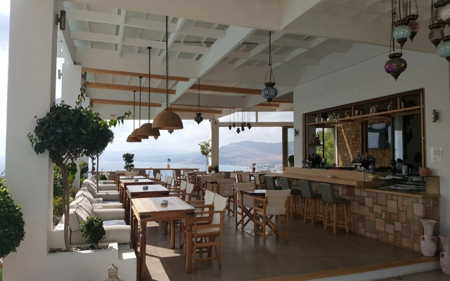 Pefkos Blue Hotel