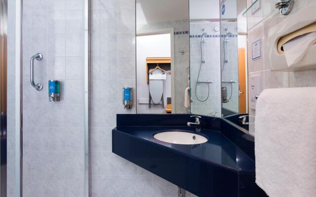 Holiday Inn Express Northampton - South by IHG